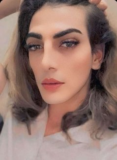 ميا - Transsexual escort in Beirut Photo 2 of 3