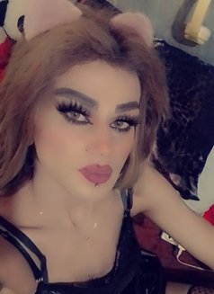 ميشا لعسل - Transsexual escort in Beirut Photo 15 of 29