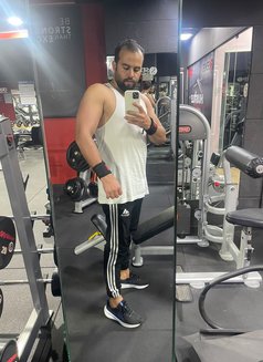 علي - Male escort in Beirut Photo 5 of 9