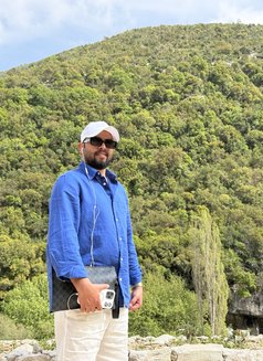 علي - Male escort in Beirut Photo 1 of 9