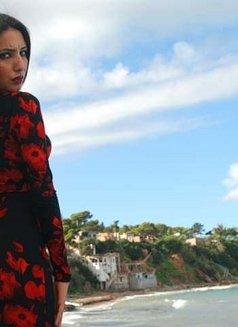 حليب بزاز - escort in Muscat Photo 3 of 6