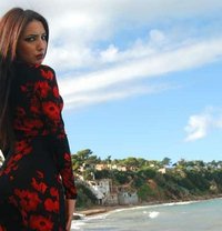 حليب بزاز - escort in Muscat