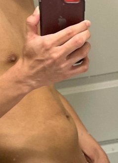 انا توب - Male escort in Beirut Photo 2 of 2