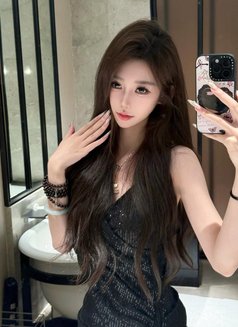 燕燕 · 𝐂𝐡𝐥𝐨𝐞 - escort in Dubai Photo 1 of 11