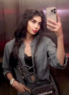 بلقيس عربية - Transsexual escort in İstanbul Photo 1 of 3