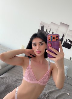 جوهرة - Male escort in Riyadh Photo 1 of 8