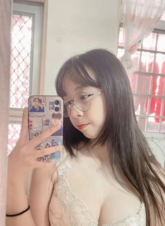 鴨小語 - escort agency in Taipei Photo 2 of 3