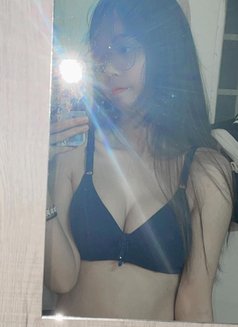 鴨小語 - escort agency in Taipei Photo 3 of 3