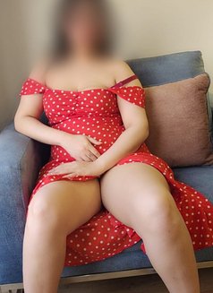 نورا المصرية لسة واصلة اول يوم بالمنامة - escort in Al Manama Photo 4 of 15
