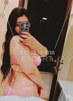 ياسمين أول يوم فى الجفير - puta in Al Manama Photo 15 of 20