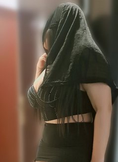 مصرية أول يوم فى الجفير - escort in Al Manama Photo 3 of 21