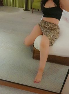 إدخل شوف فيديو الرقص بالاحمر الجديد - escort in Al Manama Photo 13 of 23