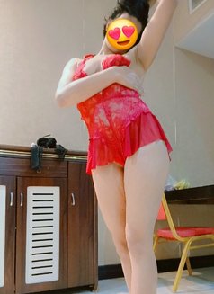 ياسمين - dominatrix in Al Manama Photo 3 of 3