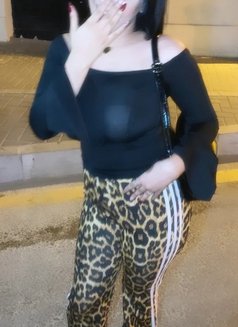 رانيا - escort in Cairo Photo 2 of 7