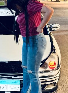 رانيا - escort in Cairo Photo 3 of 7