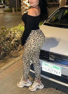 رانيا - escort in Cairo Photo 4 of 7