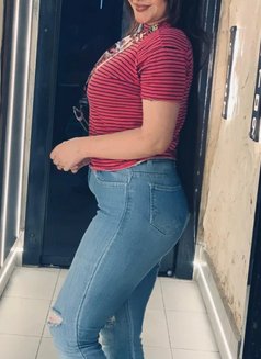 رانيا - escort in Cairo Photo 6 of 7