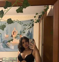 حجز مقابله وفيديو كول - escort in Cairo