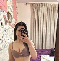 حجز مقابله وفيديو كول - escort in Cairo