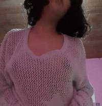 علاقه وفيديو كول - escort in Cairo