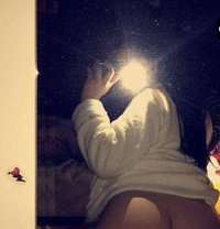علاقه وفيديو كول - escort in Cairo