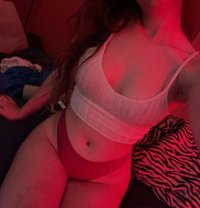 علاقه برايفت وفيديو كول - escort in Cairo