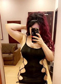 Malak - escort in Muscat Photo 9 of 13