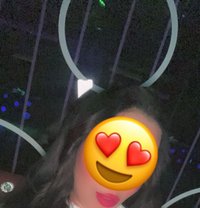 حلا - escort in Muscat