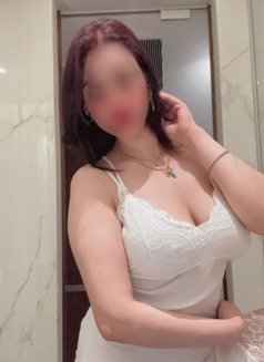 أسبوع وبسافر حاليا فى الرياض - escort in Riyadh Photo 24 of 28