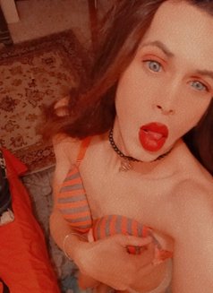 رقة - Transsexual escort in Cairo Photo 3 of 3