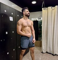 زياد - Male escort in Abu Dhabi