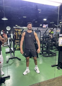 زياد - Male escort in Abu Dhabi Photo 11 of 14
