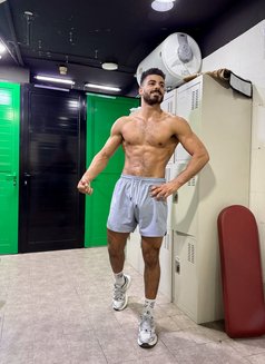 زياد - Male escort in Abu Dhabi Photo 13 of 14