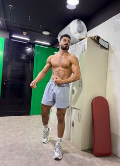 زياد - Male escort in Abu Dhabi Photo 14 of 14