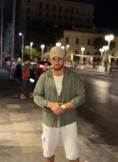 أمير - Male escort in Abu Dhabi Photo 2 of 6