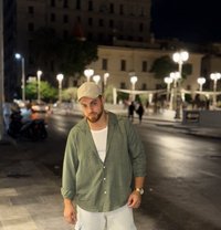 أمير - Male escort in Abu Dhabi