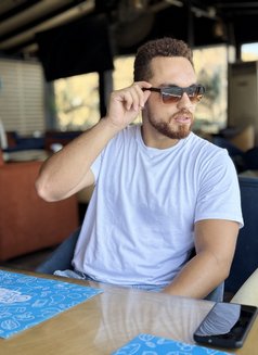 أمير - Male escort in Abu Dhabi Photo 4 of 6