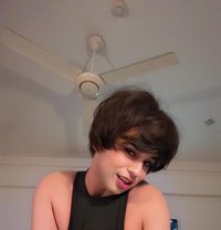 نور دلوع - Acompañantes masculino in Muscat