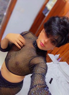 مجودى - Male escort in Muscat Photo 1 of 3