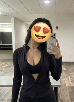 🥂𝑹𝒆𝒂𝒍 𝑴𝒆𝒆𝒕🥀𝑪𝒂𝒎 𝑺𝒉𝒐𝒘🥀 - escort in Hyderabad Photo 14 of 17