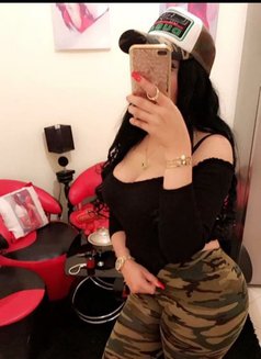 سالي - escort in London Photo 4 of 8