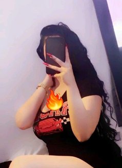 سالي - escort in London Photo 7 of 8