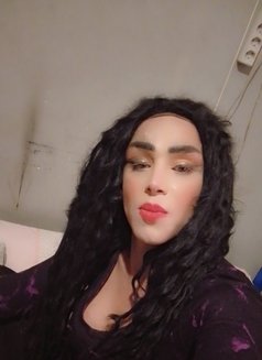 دكتورة دلع - Transsexual escort in Beirut Photo 1 of 5