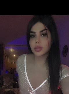 ميمو - Transsexual escort in Beirut Photo 1 of 2