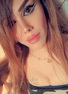 جونيلا - Acompañantes transexual in Beirut Photo 4 of 9