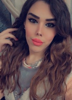 جونيلا - Acompañantes transexual in Beirut Photo 5 of 9