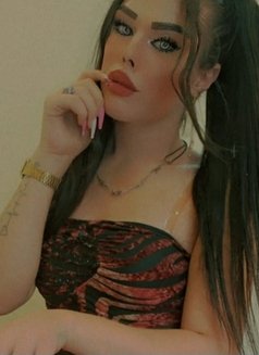 جونيلا - Acompañantes transexual in Beirut Photo 9 of 9