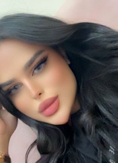 سلطانة - Transsexual escort in Dubai Photo 12 of 15