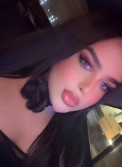 سلطانة - Transsexual escort in Dubai Photo 14 of 15