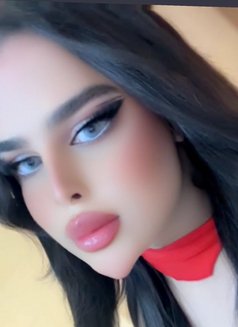 سلطانة - Transsexual escort in Abu Dhabi Photo 13 of 18